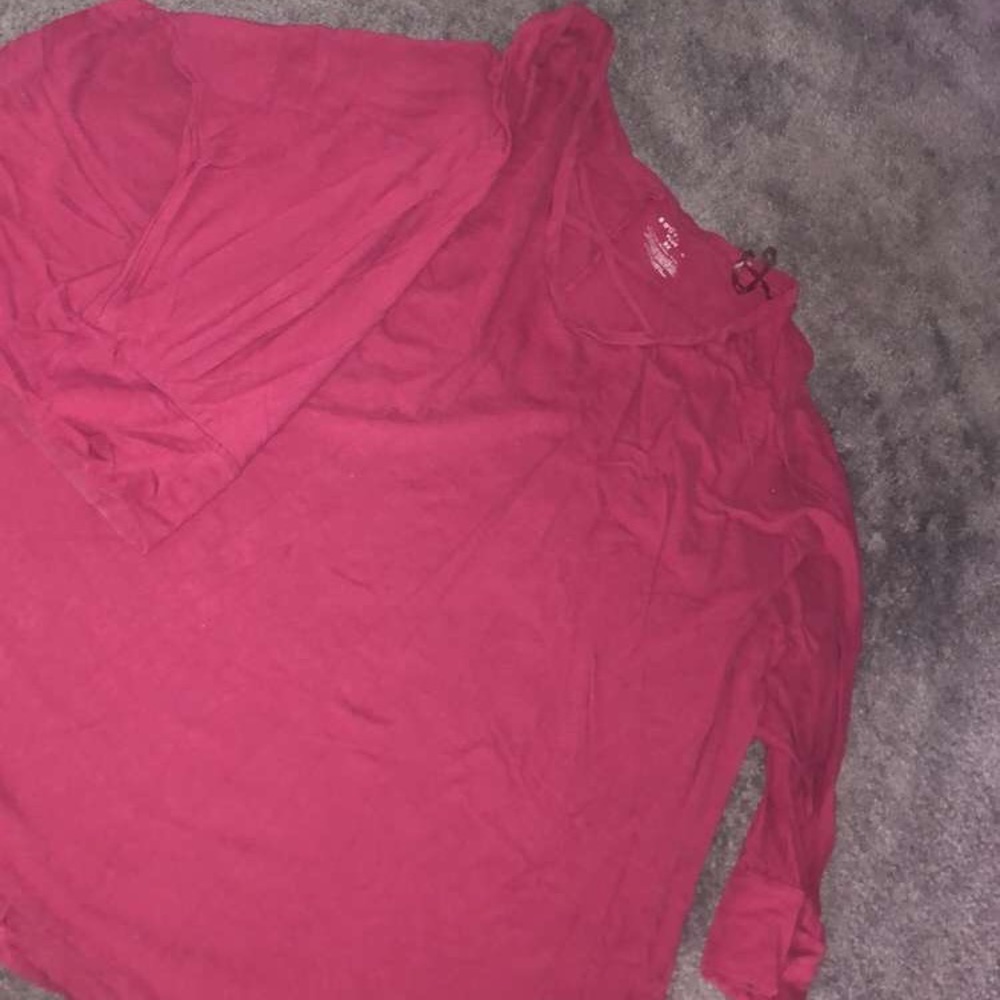 Wine long sleeved v neck sweater